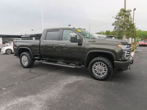 Used 2023 Chevrolet Silverado 3500 High Country w/ Safety Package II AWD/4WD image 12