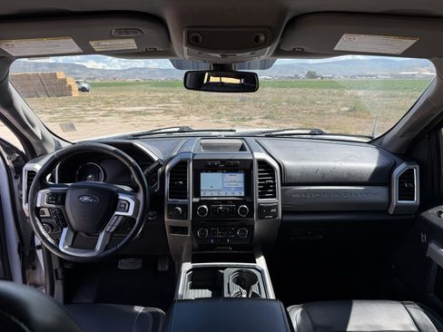Used 2018 Ford F350 Lariat w/ Lariat Ultimate Package AWD/4WD image 33