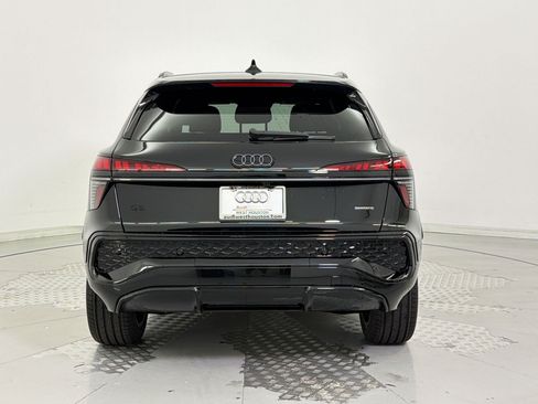New 2026 Audi Q3 quattro 2.0T w/ Driver Assistance Package AWD/4WD image 9