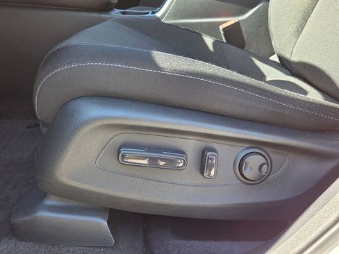 Used 2024 Honda CR-V EX image 10