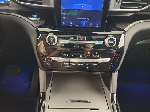 Used 2024 Ford Explorer ST w/ Equipment Group 401A AWD/4WD image 18