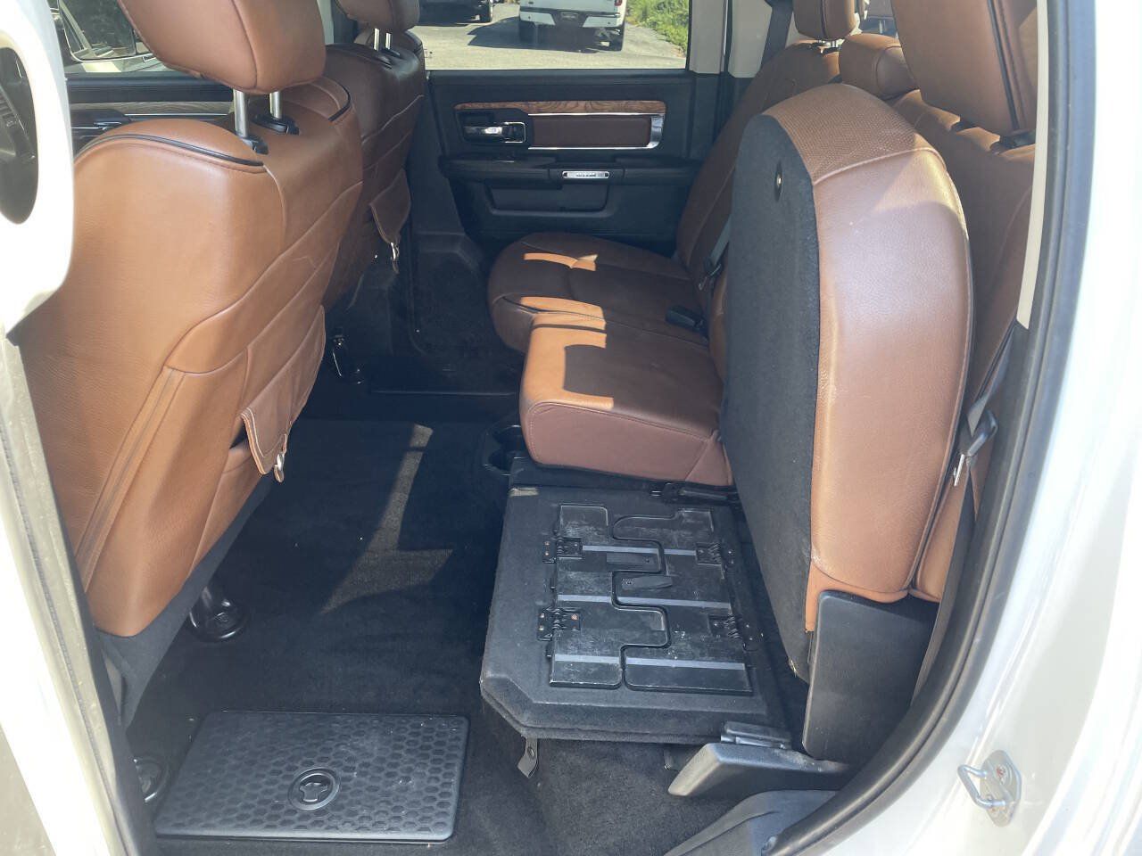Used 2015 RAM 1500 Laramie Longhorn w/ Convenience Group AWD/4WD image 11