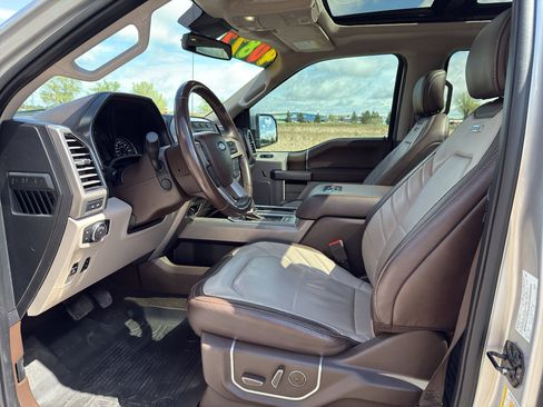 Used 2019 Ford F150 Limited w/ Trailer Tow Package image 12