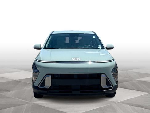 Used 2025 Hyundai Kona SE FWD image 3