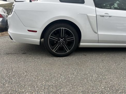 Used 2014 Ford Mustang GT Premium w/ Electronics Package RWD image 32