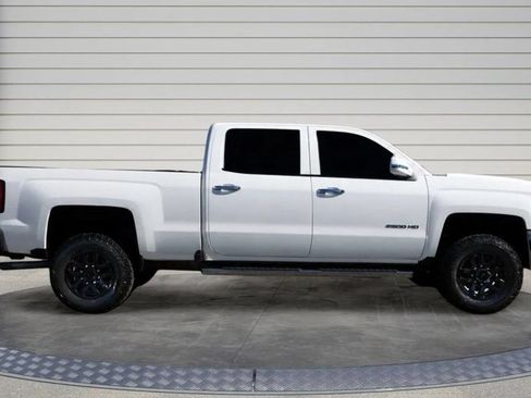 Used 2016 Chevrolet Silverado 2500 W/T w/ Snow Plow Prep Package AWD/4WD image 8