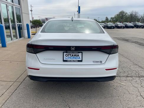 Used 2025 Honda Accord LX image 6