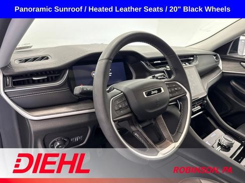 Used 2023 Jeep Grand Cherokee Limited w/ Black Appearance Package AWD/4WD image 22