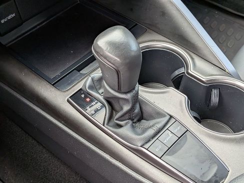 Used 2024 Toyota Camry SE image 24