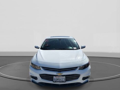 Used 2018 Chevrolet Malibu LT FWD image 2