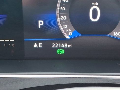 Certified 2022 Volkswagen Tiguan SE w/ Panoramic Sunroof Package image 24