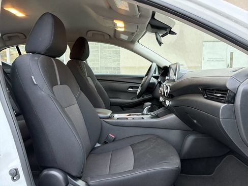 Used 2025 Nissan Sentra SV FWD image 17