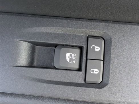 New 2026 Jeep Cherokee Overland image 33