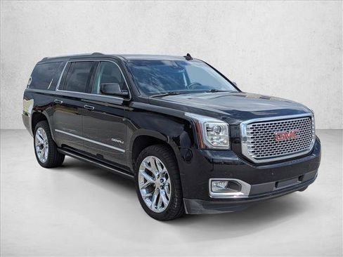 Used 2017 GMC Yukon XL Denali w/ Open Road Package image 3