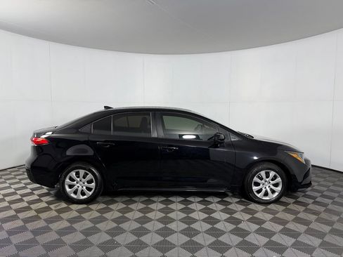 Used 2026 Toyota Corolla LE FWD image 6