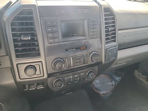 Used 2017 Ford F250 XL w/ STX Appearance Package AWD/4WD image 14
