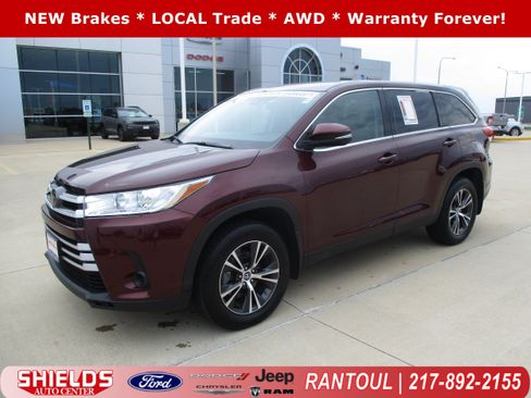 Used 2019 Toyota Highlander LE AWD/4WD image 1