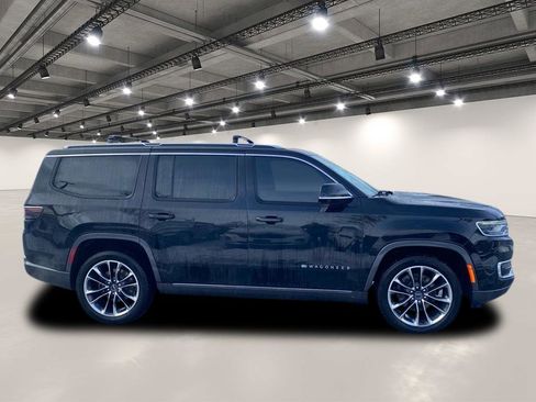 Used 2022 Jeep Wagoneer Series III w/ Premium Group I image 8