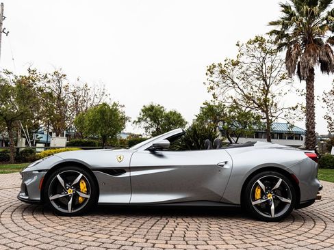 Certified 2022 Ferrari Portofino M RWD image 9