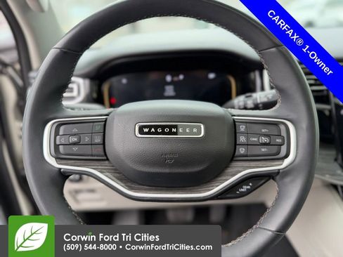 Used 2022 Jeep Wagoneer Series III w/ Premium Group I image 2