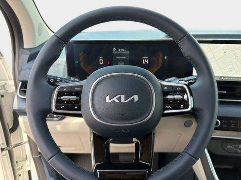 New 2026 Kia Carnival EX FWD image 25