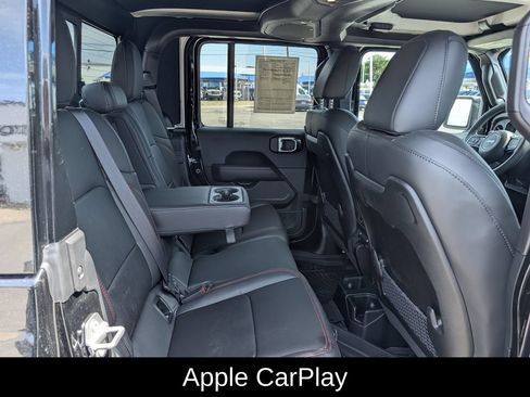 Used 2025 Jeep Gladiator Rubicon AWD/4WD image 29