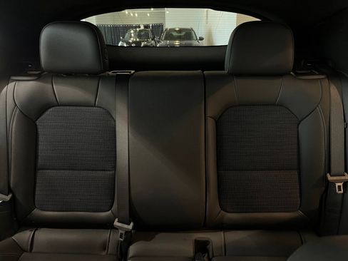 Used 2025 Buick Envista Preferred image 37