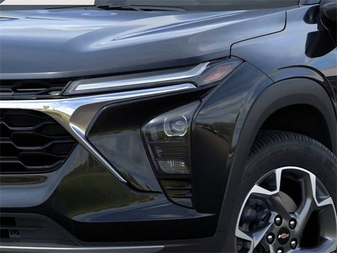 New 2026 Chevrolet Trax LT image 11