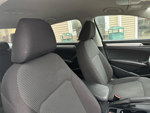 Used 2017 Volkswagen Passat 1.8T S image 17