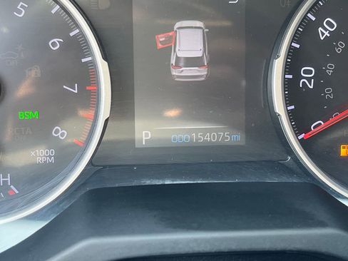 Used 2020 Toyota RAV4 XLE w/ Convenience Package AWD/4WD image 32