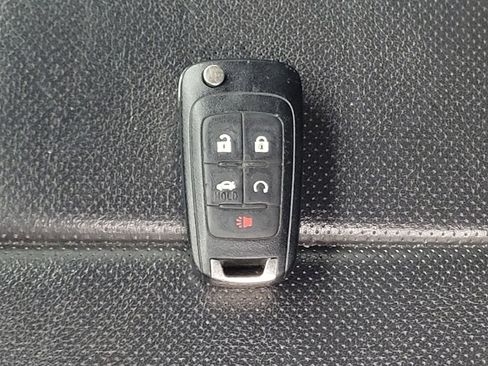 Used 2017 Chevrolet Equinox Premier w/ Enhanced Convenience Package AWD/4WD image 32