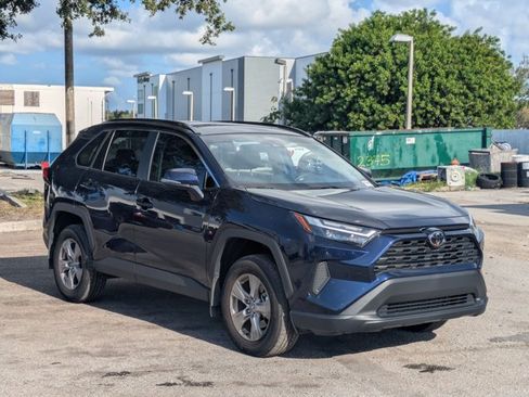 Used 2025 Toyota RAV4 XLE w/ Convenience Package FWD image 3