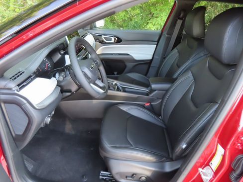 New 2026 Jeep Compass Limited image 21