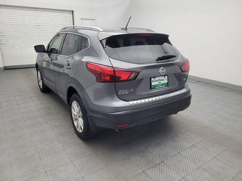 Used 2018 Nissan Rogue Sport SV w/ SV Technology Package FWD image 5