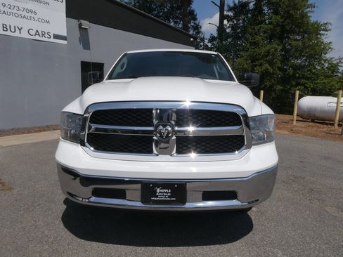 Used 2019 RAM 1500 Classic SLT AWD/4WD image 2