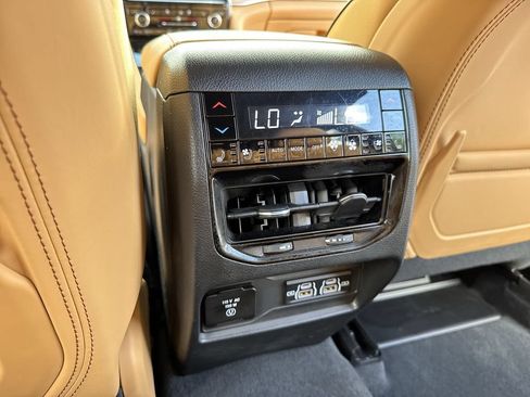 Used 2023 Jeep Grand Cherokee Summit AWD/4WD image 37