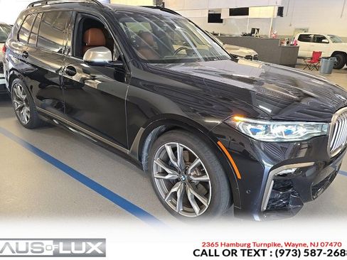 Used 2021 BMW X7 M50i w/ Dynamic Handling Package AWD/4WD image 1