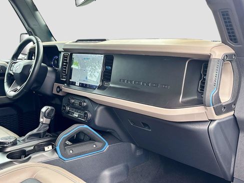 Used 2023 Ford Bronco Wildtrak AWD/4WD image 32