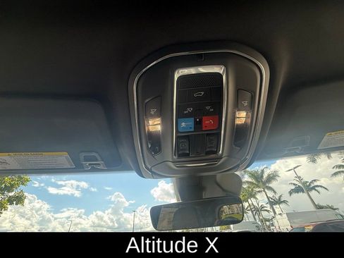 New 2025 Jeep Grand Cherokee Altitude image 14