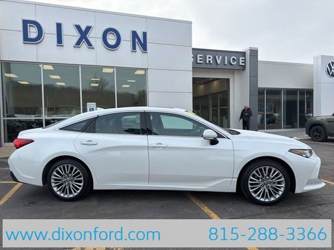 Used 2021 Toyota Avalon Limited image 8