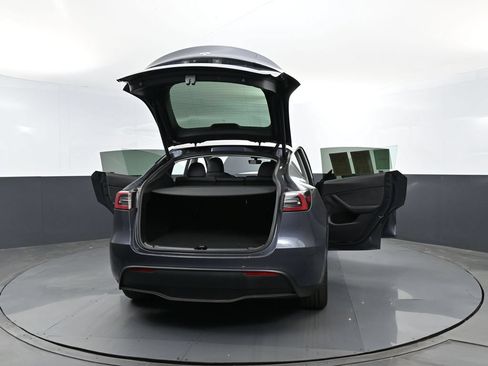 Used 2023 Tesla Model Y Long Range AWD/4WD image 27