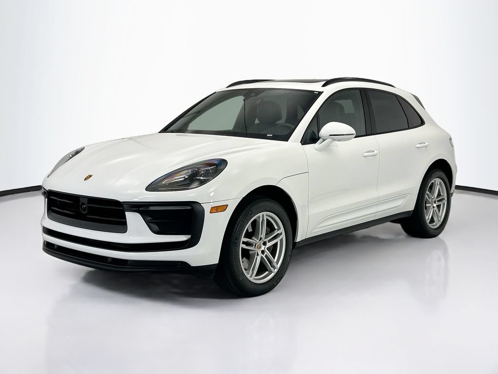 Certified 2023 Porsche Macan AWD/4WD image 1