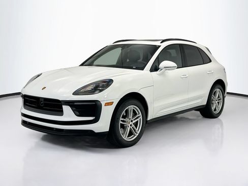 Certified 2023 Porsche Macan AWD/4WD image 1