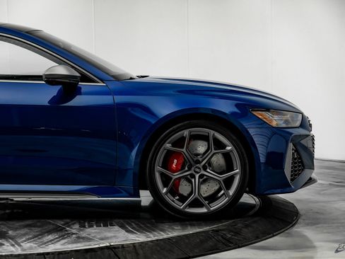 Used 2024 Audi RS 7 Performance w/ Executive Package image 18