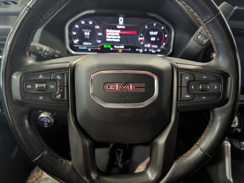 Used 2024 GMC Sierra 2500 AT4 w/ Technology Package AWD/4WD image 9