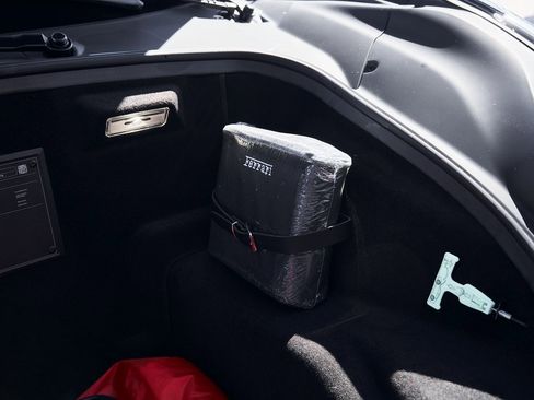 Used 2018 Ferrari 488 GTB Base image 22