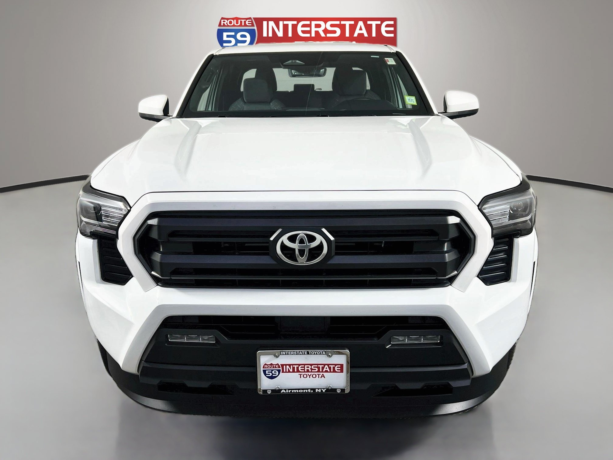 Used 2026 Toyota Tacoma SR5 AWD/4WD image 2