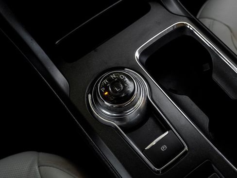 Used 2017 Ford Fusion Titanium image 38