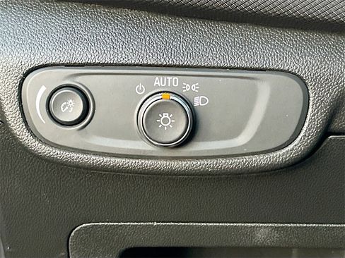 Used 2025 Chevrolet TrailBlazer RS w/ Driver Confidence Package image 10