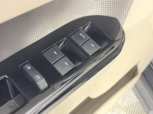 Used 2010 Ford Escape 4WD Hybrid image 24